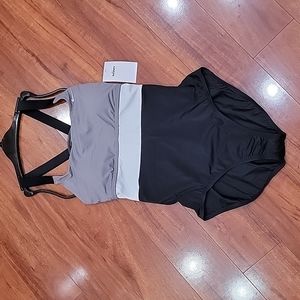 NWT size L Nike 1 pc swimsuit